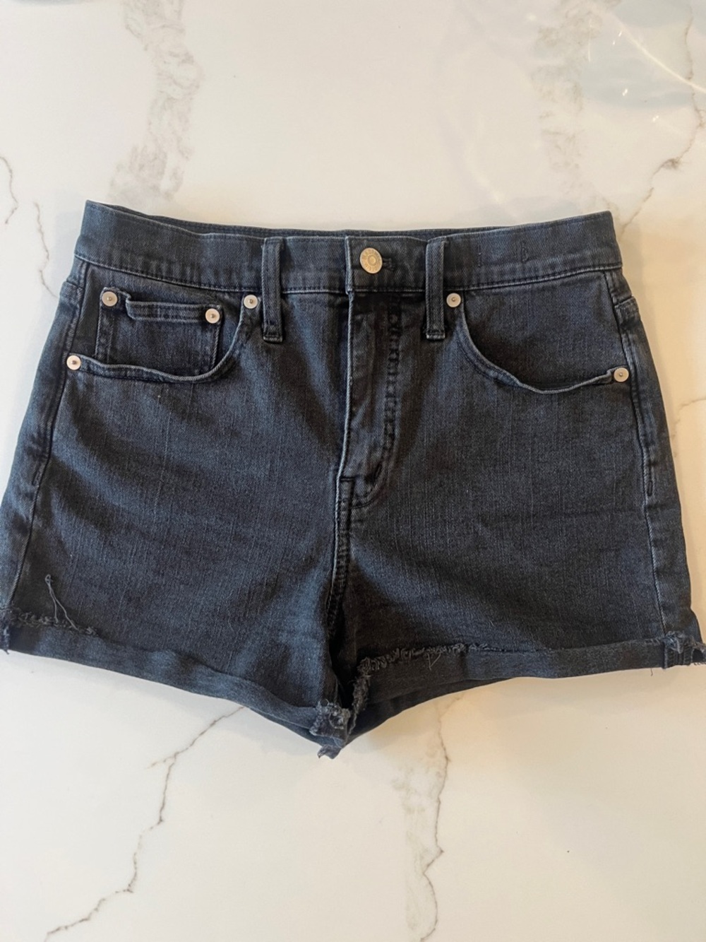 Madewell High-Rise Denim Raw Hem Shorts in Washed Black/Lunar Wash 26 - Picture 3 of 9
